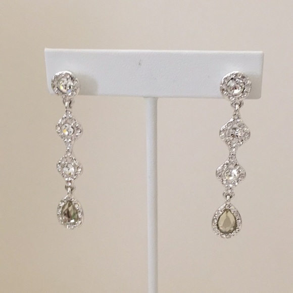 Elegant faux diamond filagree earrings - Picture 1 of 3